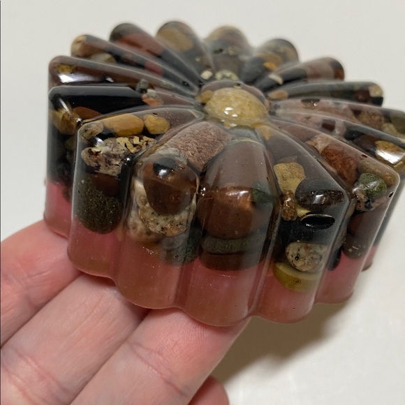 Floral Resin Natural Rock Resin Art Handmade Flower Decor NWOT - Picture 2 of 11